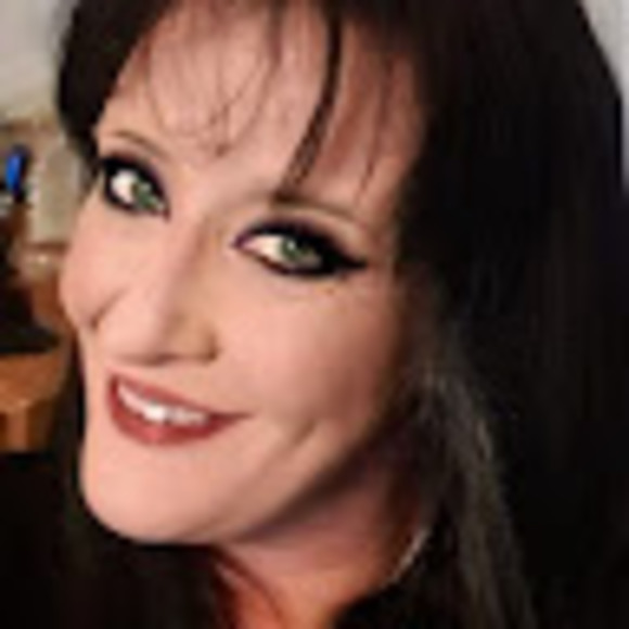 Meet your Posher, Libby - Picture 1 of 1